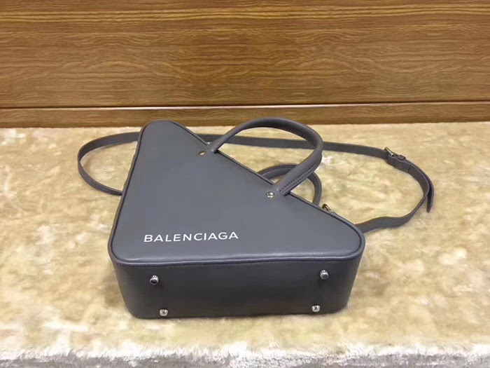 BALENCIAG巴黎世家 17秋冬 爆款三角包 原版進口皮 476975  BL1839